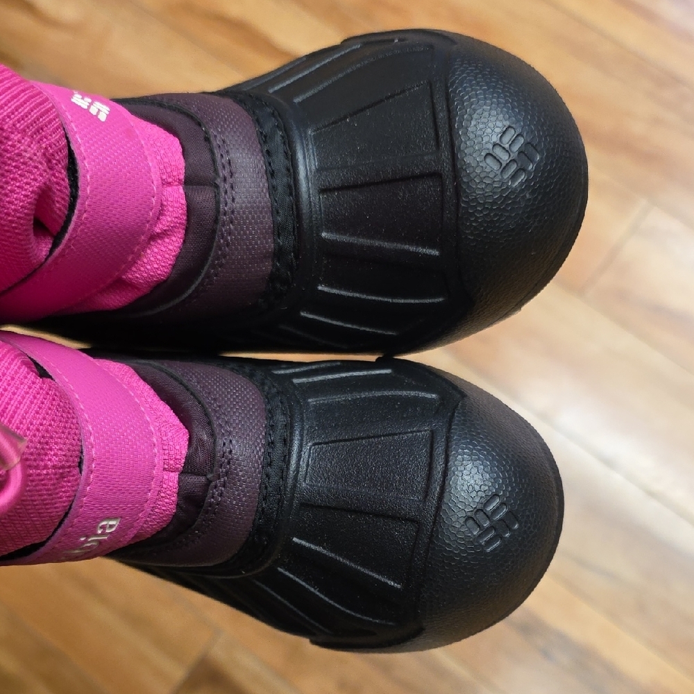 Columbia size 12 Kids Powderbug Forty Waterproof  Snowboot Fushia NWOT - Picture 8 of 12